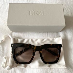 Dezi Fall Back Sunglasses